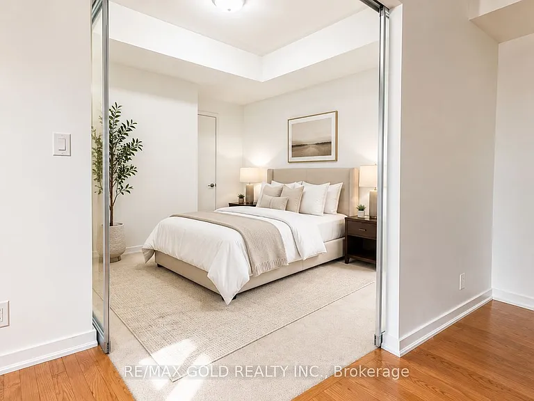 12 York St #2606 — Photo 17