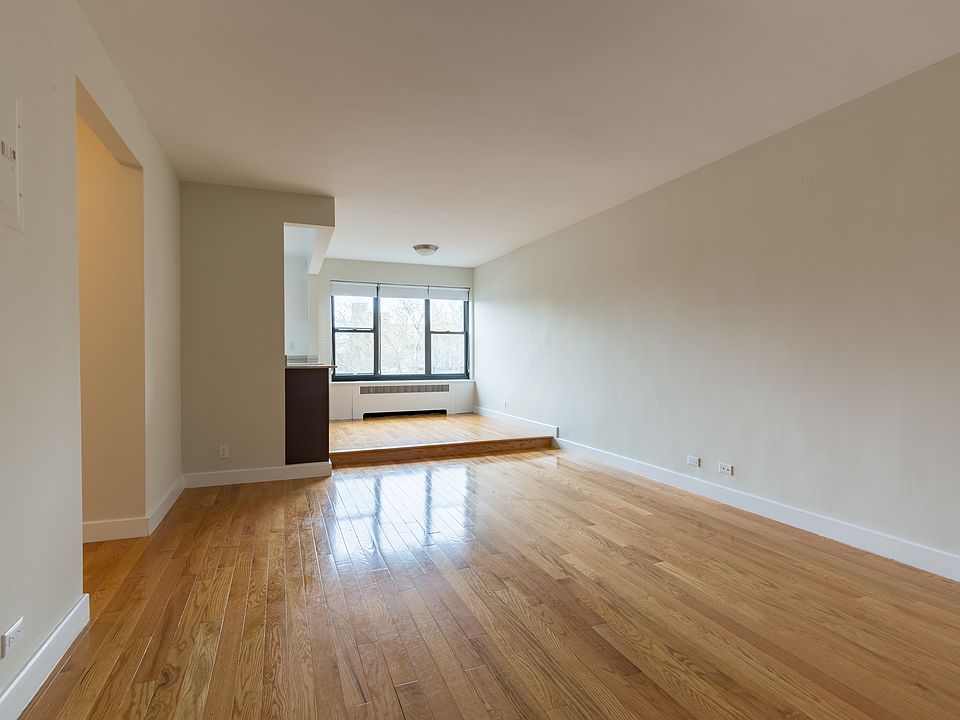 1st image of 10 Downing St APT 6U