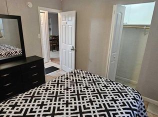 1069 W 30th St #6, West Palm Beach, FL 33404