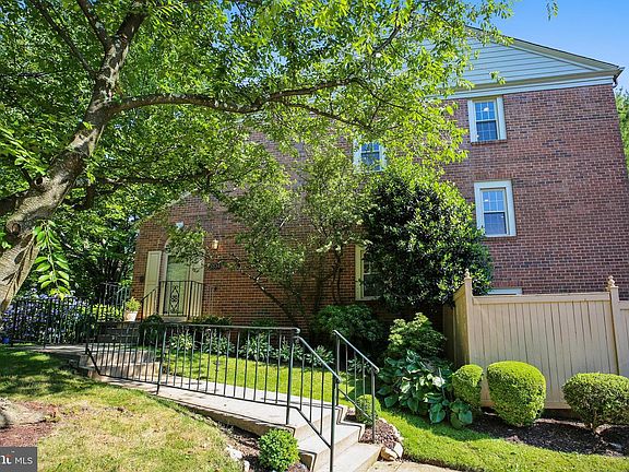2nd image of 5834 Tudor Ln