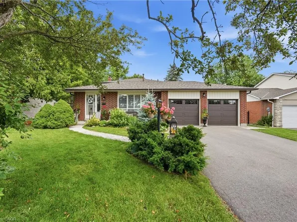 283 Parkway Dr W, Milton, ON L9T 1A7