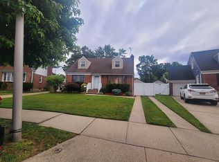 9 Balfour St, Valley Stream, NY 11580