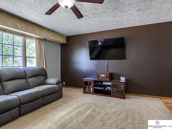 4th image of 7402 Ivy Lane Dr