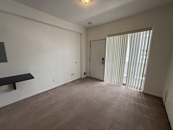 4th image of 3401 Forbes Ave #206-C
