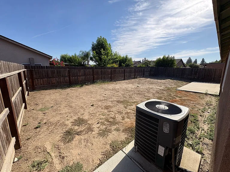 2132 E Sweet Ave — Photo 35