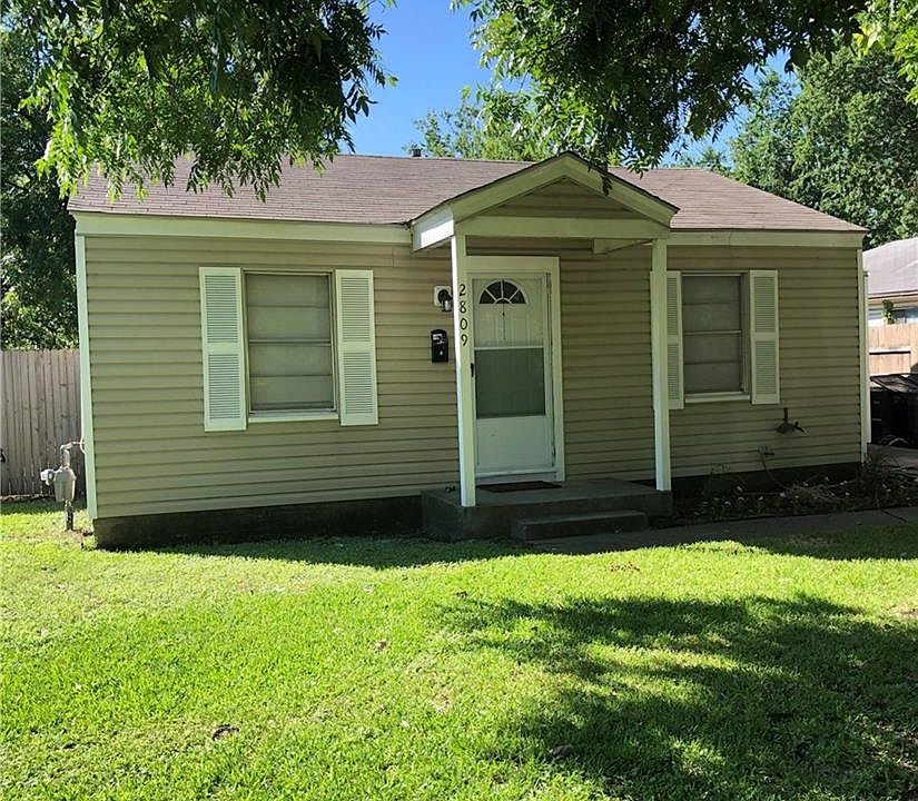 1st image of 2809 S Hills Ave
