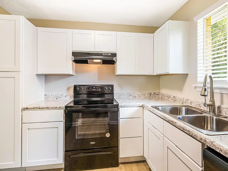 Pine Ridge Apartments — Photo 46