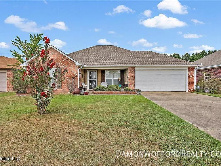 172 Cedar Spring Cir — Photo 1