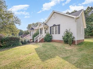 1834 Pipers Ridge Cir NW, Conover, NC 28613