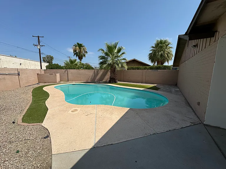 97 E Huntington Dr — Photo 18
