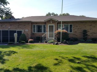 462 Walton Dr, Cheektowaga, NY 14225