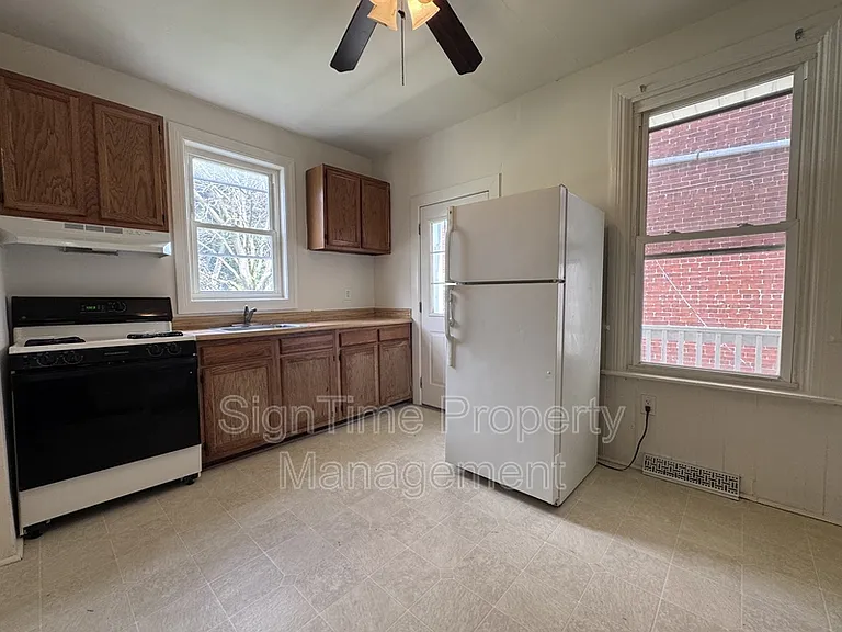 627 N Mulberry St — Photo 11