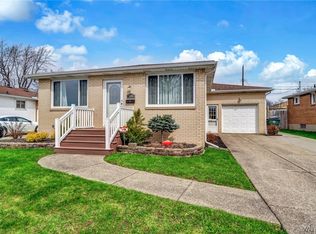 242 Evane Dr, Depew, NY 14043