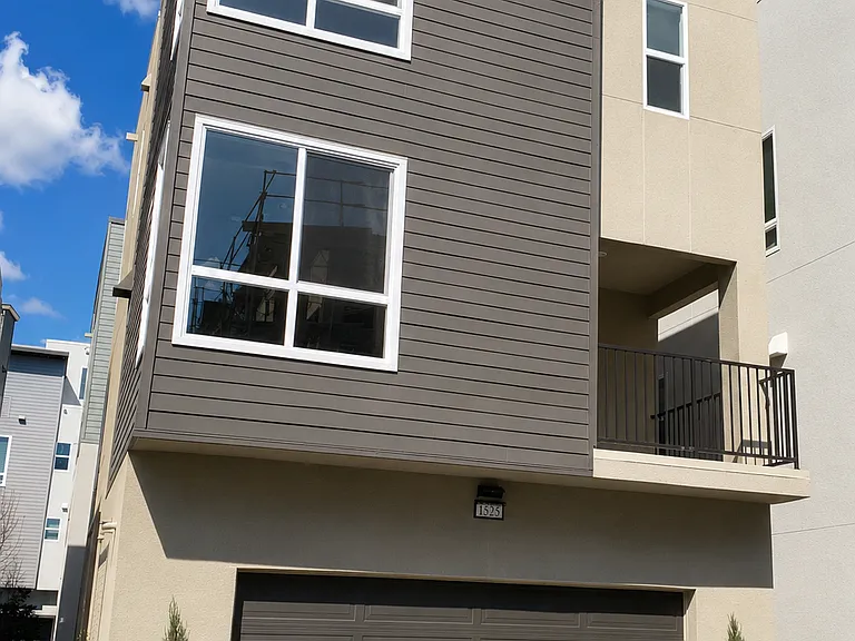 1525 Latitudes Way — Photo 1