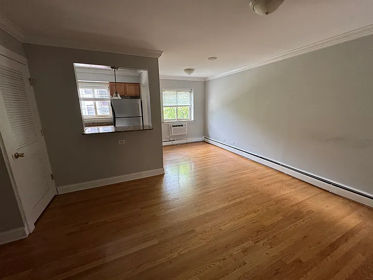 5454 Everett — Photo 14
