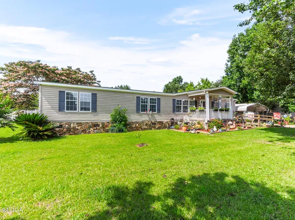 136 Shamrock Cir, Byron, GA 31008