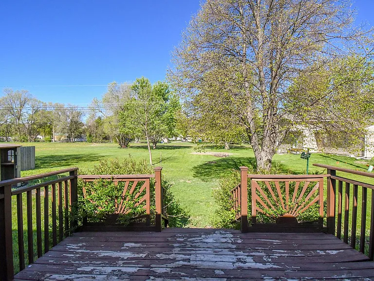 103 Perry Ln — Photo 35