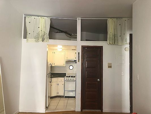 3rd image of 112 W 86th St APT 7