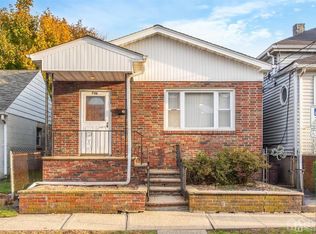 736 8th St, Secaucus, NJ 07094