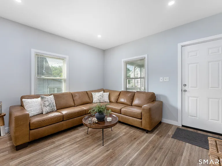 36 Ellis St — Photo 15