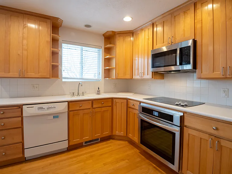 1692 S 550 W — Photo 7