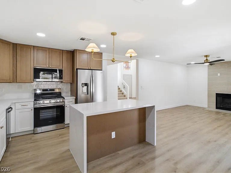 2137 Crestline Falls Pl — Photo 9