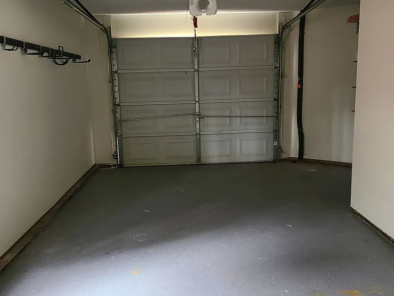 909 Bramblewood Ct — Photo 4