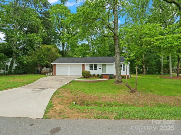 4126 Howie Cir, Charlotte, NC 28205
