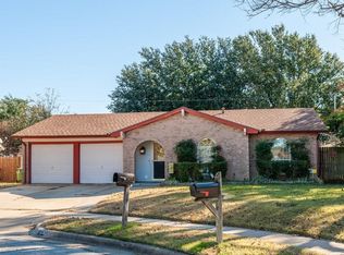 2300 Vassar Ct, Arlington, TX 76015