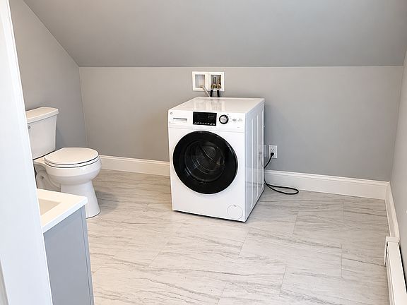5th image of 45 Maple Ave #3