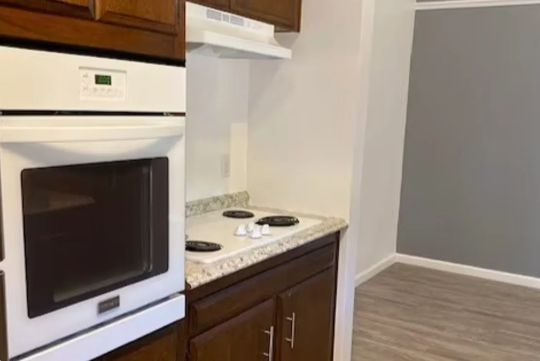 2 bed, 1200 sqft, $2,899 — Photo 3