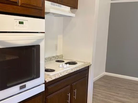 3rd image of 10137 Woodley Ave #234