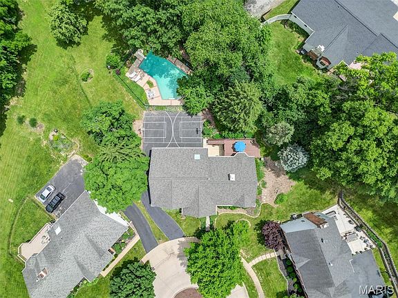 3rd image of 201 W Manor Dr