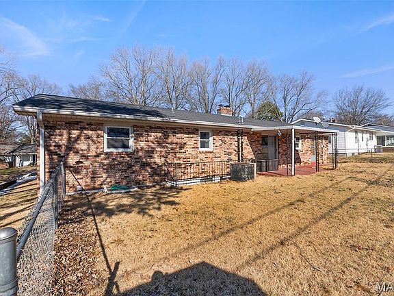 5th image of 2533 Tulip Ln
