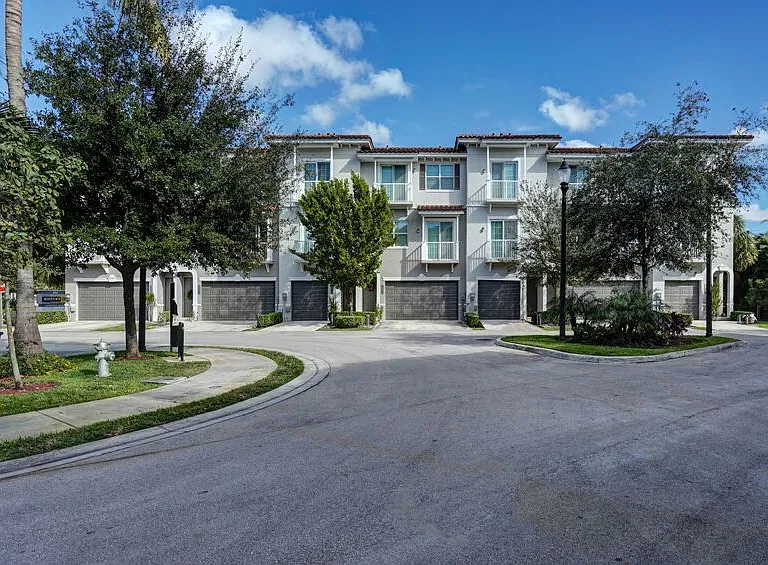 Midtown exterior 28