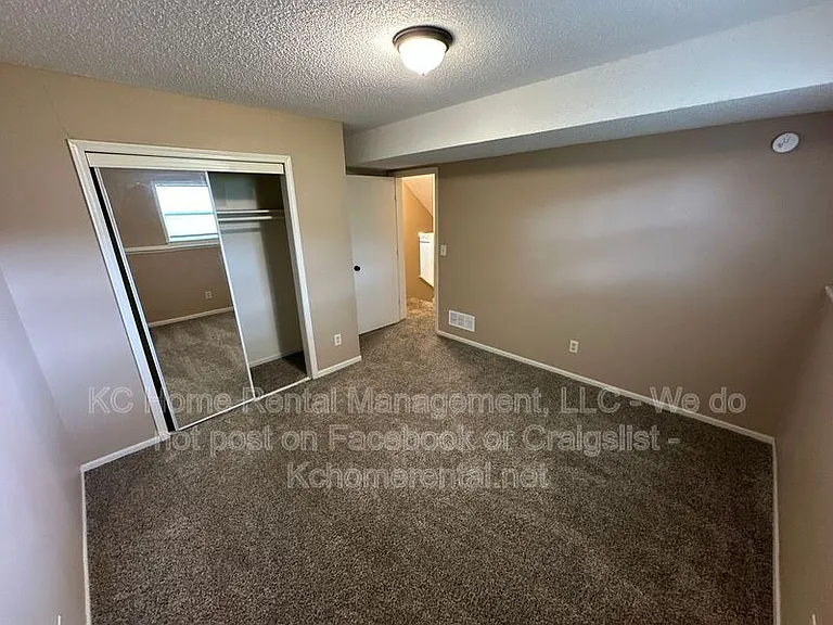 413 Lee Dr — Photo 18