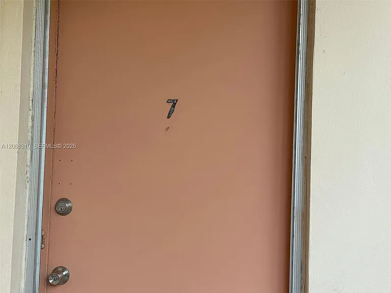 1250 S Alhambra Cir #7 — Photo 17