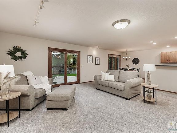 4th image of 2323 Green Valley Dr