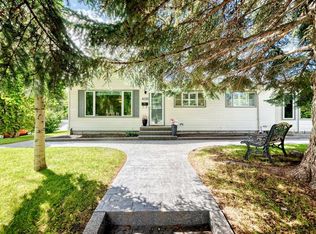 8215 E 5th St SW, Calgary, AB T2V 1C6
