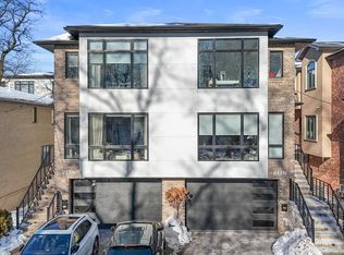 217 5th St #B, Palisades Park, NJ 07650