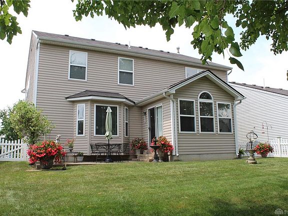 2nd image of 825 Gearhardt Ln
