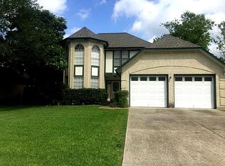 714 Regency Ct, Friendswood, TX 77546