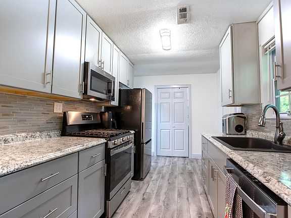 5th image of 306 S Gibson St