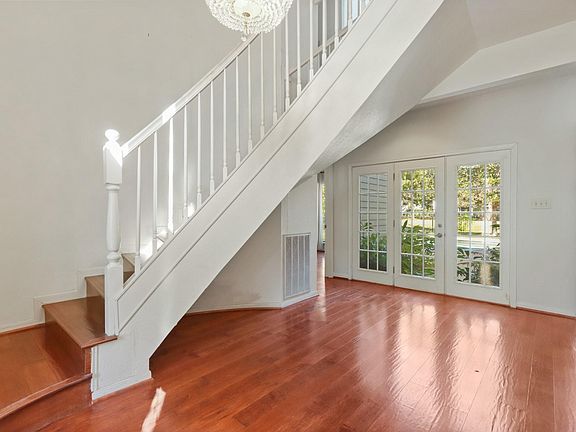 4th image of 1722 Kingsmill Ln