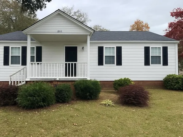 301 N 9th St, Erwin, NC 28339