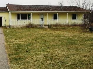 15180 Huron River Dr, Brownstown, MI 48173