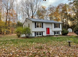 545 Meadow Rd, Topsham, ME 04086