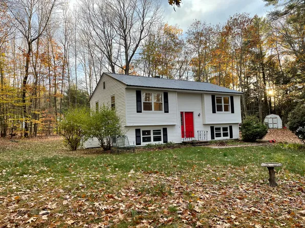 545 Meadow Road, Topsham, ME 04086