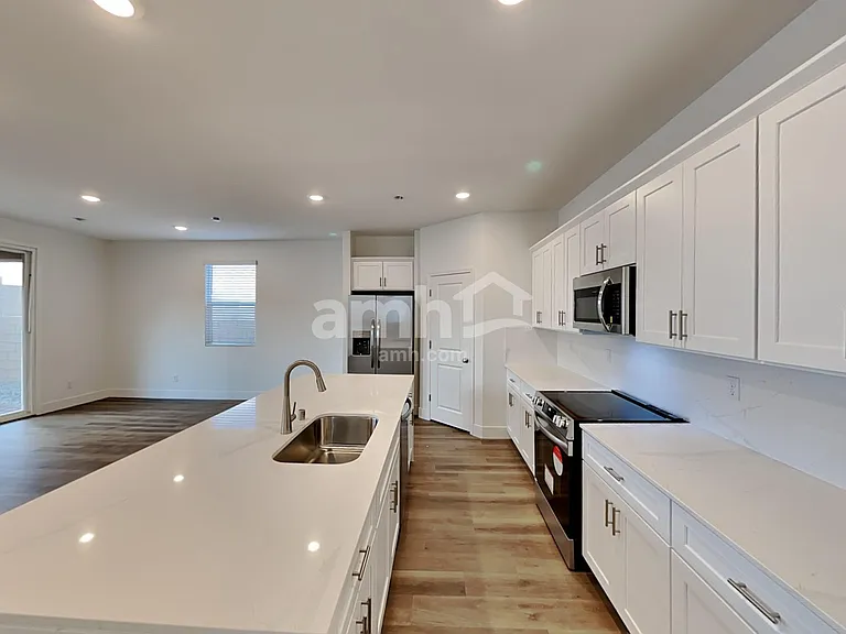 11187 Magallanes St — Photo 4