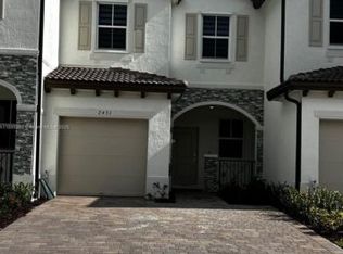 2451 SE 28th St, Homestead, FL 33035